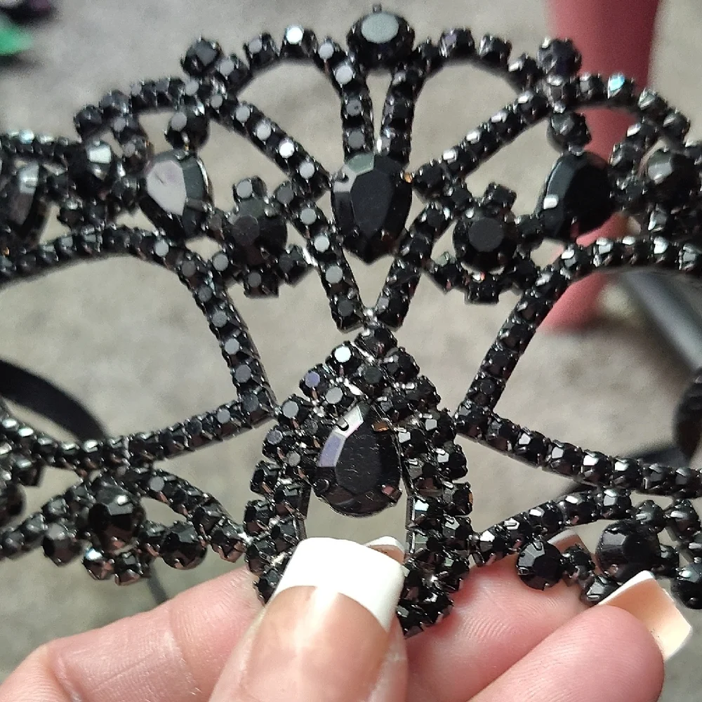 Elegant Black Rhinestone Face Mask